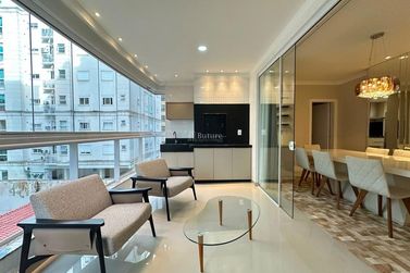 Apartamento &agrave; venda - 167m&sup2; - Meia Praia