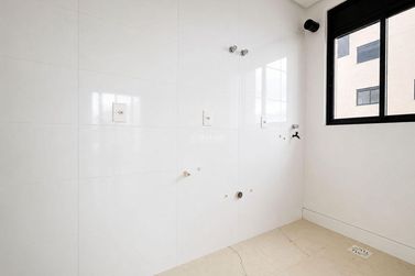 Apartamento &agrave; venda - 127m&sup2; - Meia Praia
