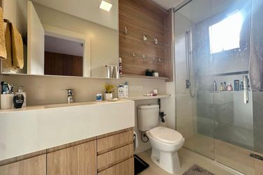 Apartamento &agrave; venda - 127m&sup2; - Meia Praia