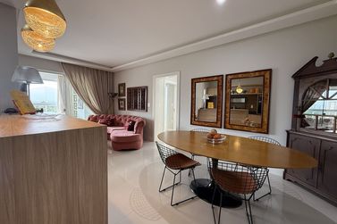 Apartamento &agrave; venda - 98000m&sup2; - Meia Praia