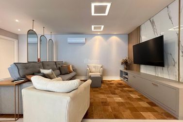 Apartamento &agrave; venda - 197m&sup2; - Meia Praia