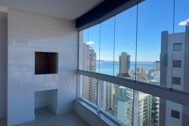 Apartamento &agrave; venda - 129m&sup2; - Meia Praia
