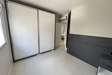 Apartamento &agrave; venda - 100m&sup2; - Meia Praia