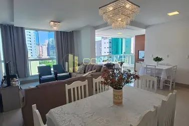 Apartamento &agrave; venda - 130m&sup2; - Meia Praia