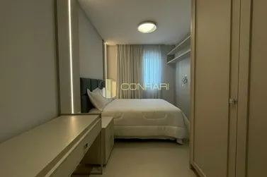 Apartamento &agrave; venda - 136m&sup2; - Meia praia
