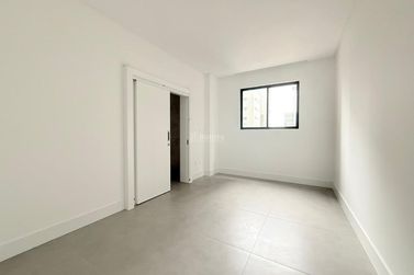 Apartamento &agrave; venda - 177m&sup2; - Meia Praia