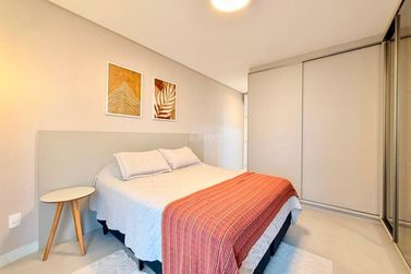Apartamento &agrave; venda - 129m&sup2; - Meia Praia