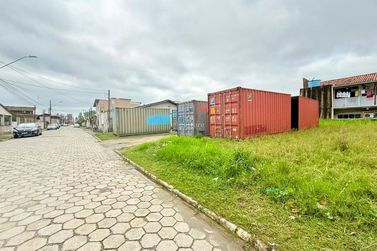 Terreno &agrave; venda - 305m&sup2; - Morretes