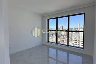 Apartamento &agrave; venda - 135m&sup2; - meia praia