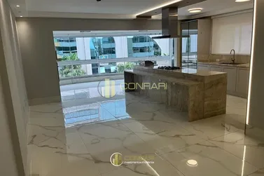 Apartamento &agrave; venda - 235m&sup2; - Meia Praia