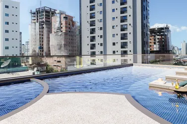 Apartamento &agrave; venda - 130m&sup2; - Meia Praia