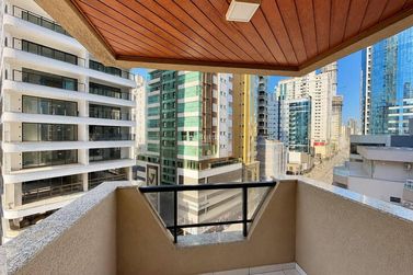 Apartamento &agrave; venda - Meia Praia
