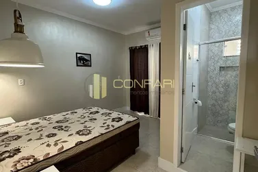 Casa &agrave; venda - 340m&sup2; - Meia Praia