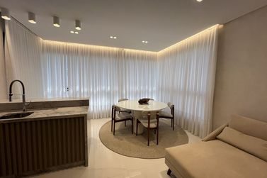 Apartamento &agrave; venda - 206m&sup2; - Meia Praia