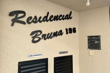 Apartamento &agrave; venda - 95m&sup2; - Meia Praia