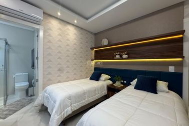 Apartamento &agrave; venda - 142m&sup2; - Meia Praia