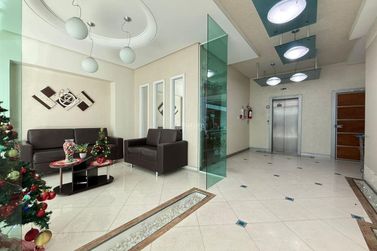 Apartamento &agrave; venda - 107m&sup2; - Meia Praia