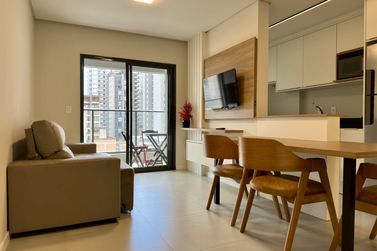 Apartamento &agrave; venda - 70m&sup2; - Meia Praia