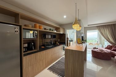 Apartamento &agrave; venda - 98000m&sup2; - Meia Praia
