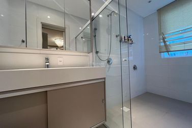 Apartamento &agrave; venda - 185m&sup2; - Meia Praia