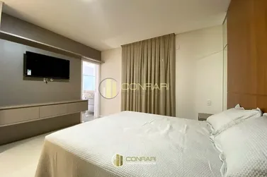 Apartamento &agrave; venda - 143m&sup2; - Meia Praia