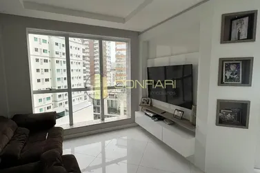 Apartamento &agrave; venda - 120m&sup2; - Meia Praia