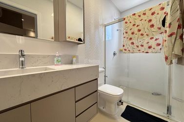 Apartamento &agrave; venda - 130m&sup2; - Meia Praia