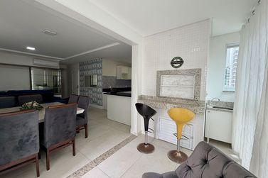 Apartamento &agrave; venda - 110m&sup2; - Meia Praia