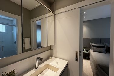 Apartamento &agrave; venda - 148m&sup2; - Meia Praia