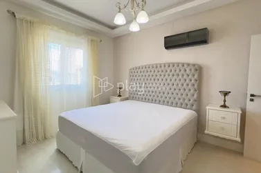 Apartamento &agrave; venda - 181m&sup2; - Meia Praia