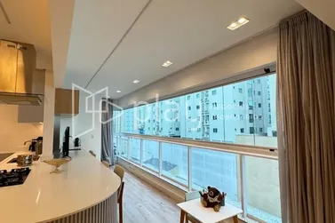 Apartamento &agrave; venda - 145m&sup2; - Meia Praia