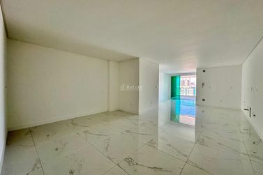 Apartamento &agrave; venda - 159m&sup2; - Meia Praia