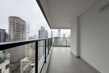 Apartamento &agrave; venda - 136m&sup2; - Meia Praia