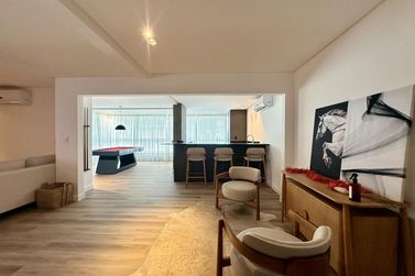 Apartamento &agrave; venda - 240m&sup2; - Meia Praia