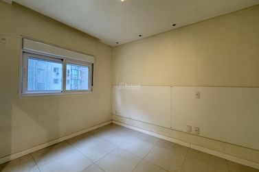 Apartamento &agrave; venda - 138m&sup2; - Centro