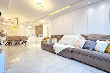 Apartamento &agrave; venda - 195m&sup2; - Meia Praia