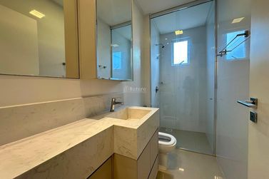 Apartamento &agrave; venda - 167m&sup2; - Meia Praia