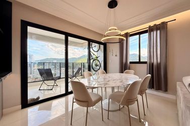 Apartamento &agrave; venda - 120m&sup2; - Centro
