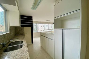 Apartamento para alugar - 120m&sup2; - Centro