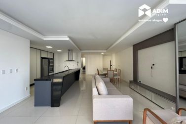 Apartamento para alugar - 190m&sup2; - Meia Praia