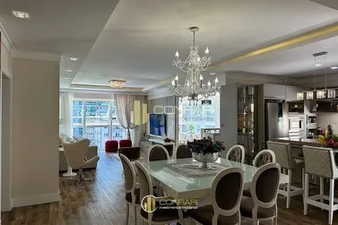 Apartamento &agrave; venda - 213m&sup2; - Meia Praia