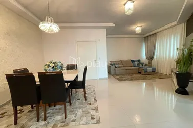 Apartamento &agrave; venda - 130m&sup2; - Meia Praia