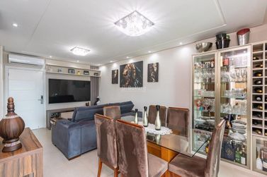 Apartamento &agrave; venda - 81m&sup2; - Meia Praia