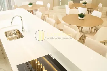 Apartamento &agrave; venda - 140m&sup2; - Meia Praia