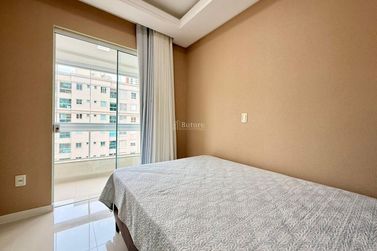 Apartamento &agrave; venda - 120m&sup2; - Meia Praia