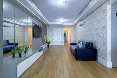 Apartamento &agrave; venda - 170m&sup2; - Meia Praia