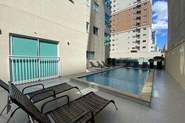 Apartamento &agrave; venda - 130m&sup2; - Meia Praia