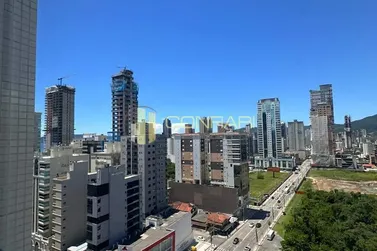 Apartamento &agrave; venda - 116m&sup2; - Meia Praia