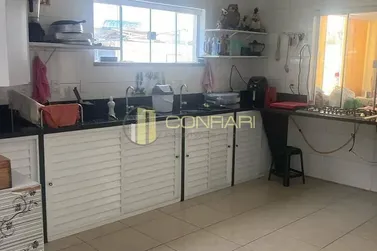Casa &agrave; venda - 205m&sup2; - Meia Praia
