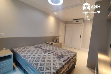 Apartamento para alugar - 230m&sup2; - Centro